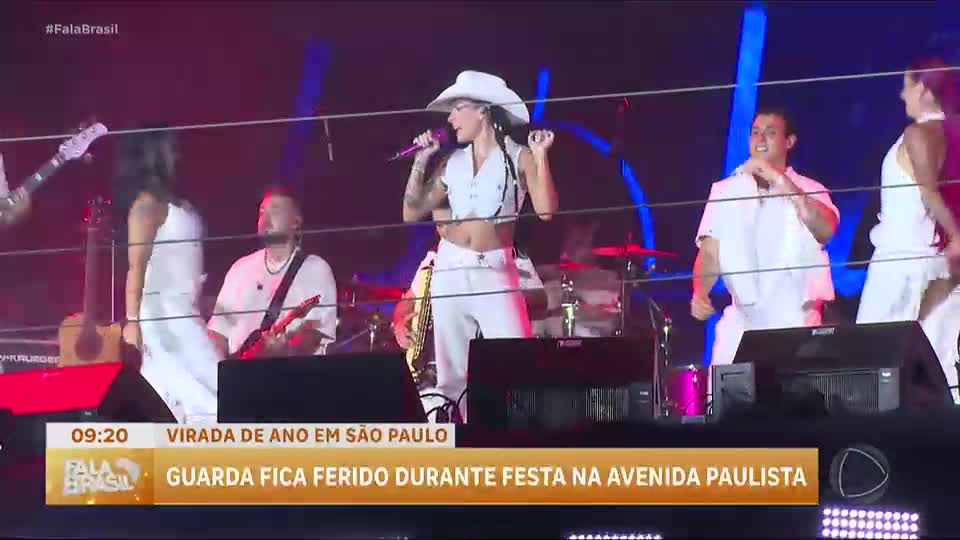 Réveillon reúne multidões na avenida Paulista e na Praia de Copacabana, no Rio
