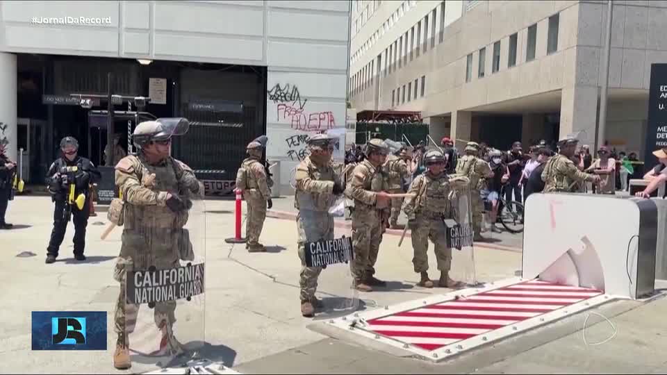 Exército americano ataca barcos de drogas e Trump anuncia retirada de tropas