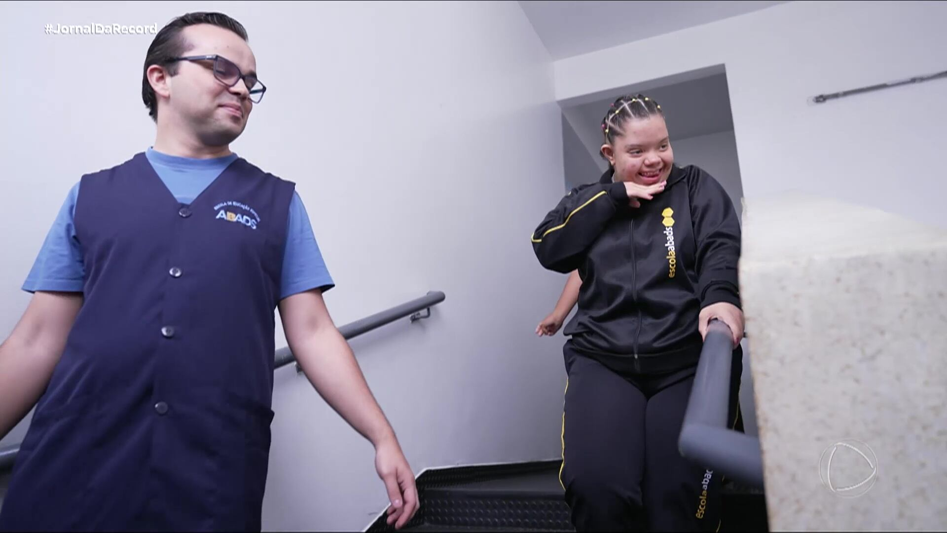 Conheça histórias inspiradoras de crianças e jovens ajudados pela ABADS