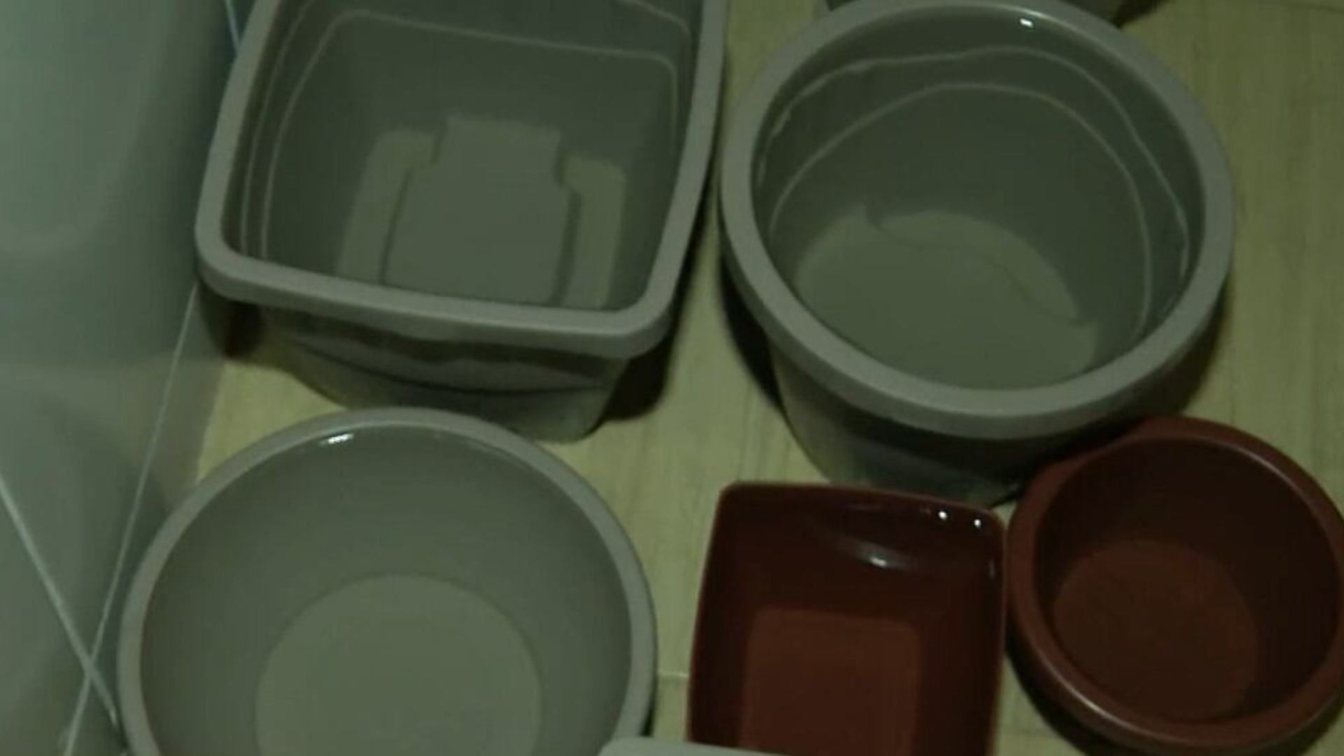 No calorão, moradores enfrentam falta d'água em Campo Grande, na zona oeste do Rio