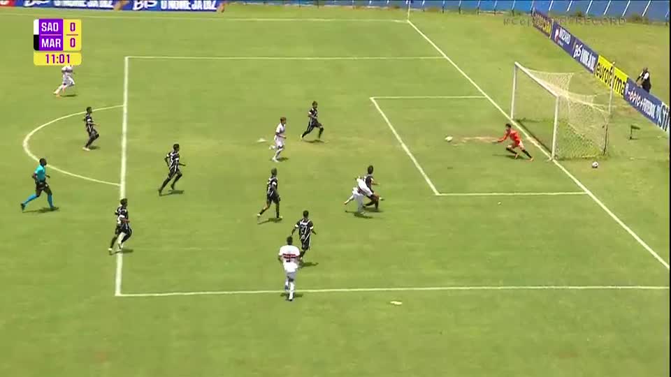 Paulinho chuta cruzado e Luan faz defesa milagrosa para salvar o Maruinense