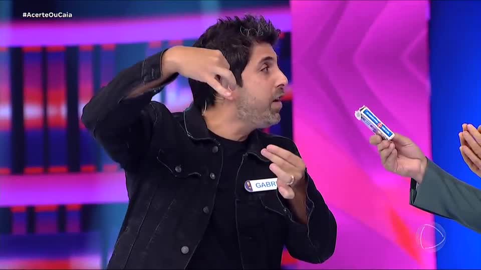 Gabriel Louchard surpreende Tom Cavalcante com mágica, mas perde último duelo no Acerte ou Caia!