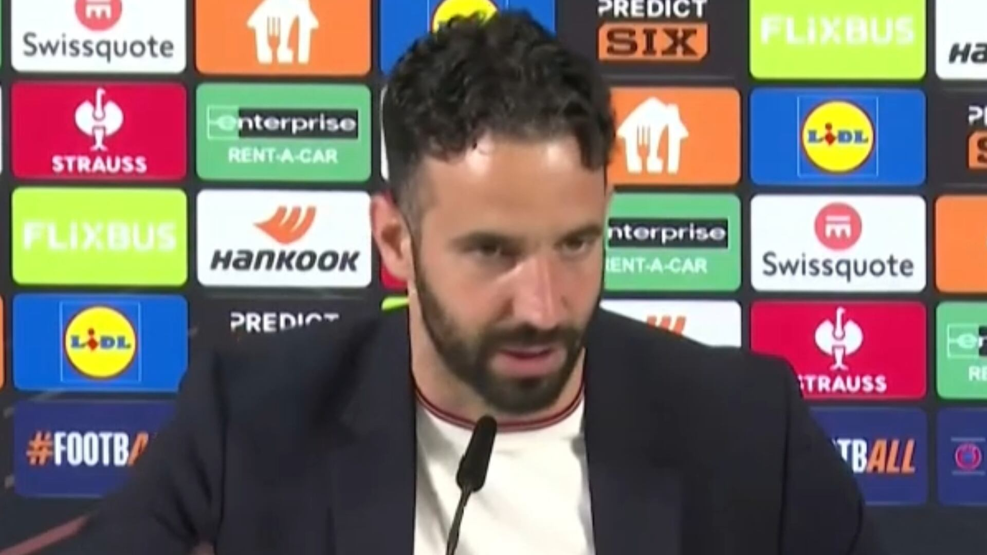 Ruben Amorim é demitido do Manchester United após 14 meses