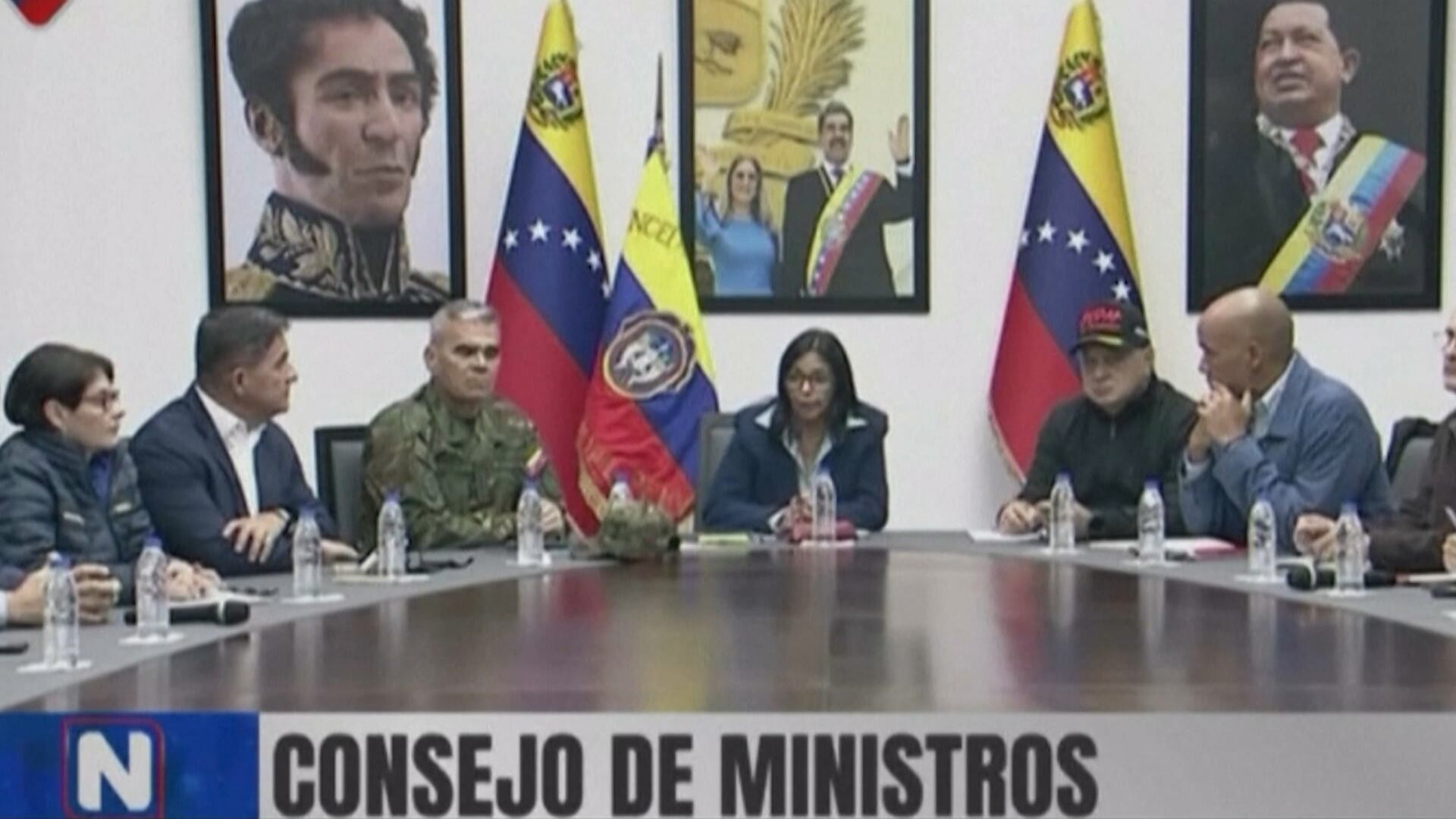 Delcy Rodríguez, presidente interina da Venezuela, visita feridos após ação dos EUA