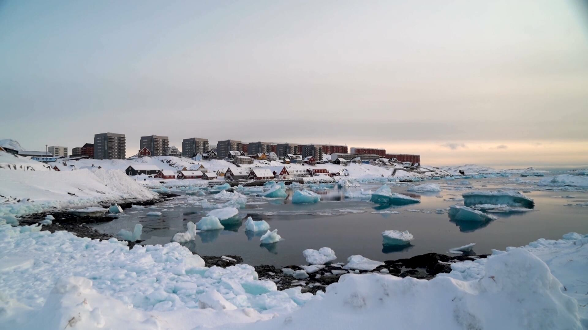 Premiê da Dinamarca faz alerta sobre Groenlândia