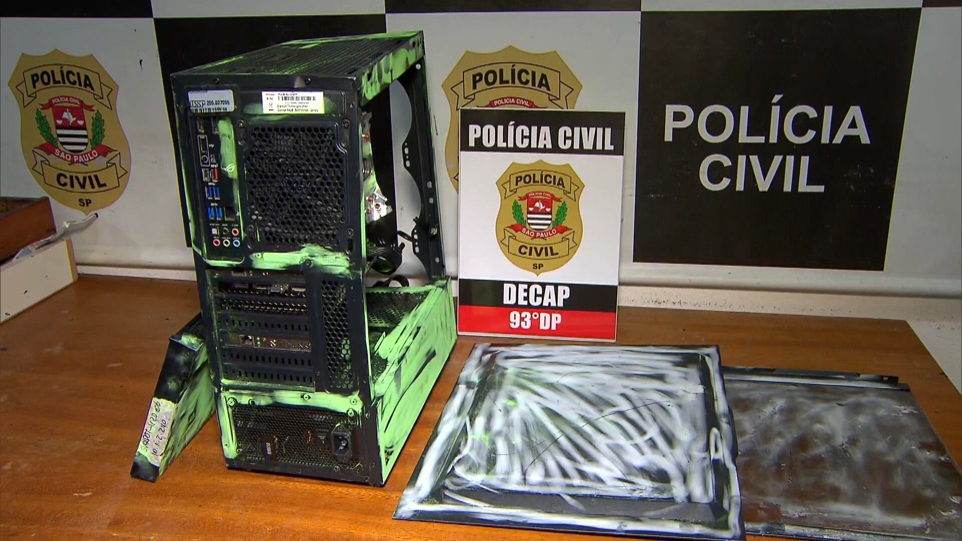 Polícia encontra computador roubado de universidade