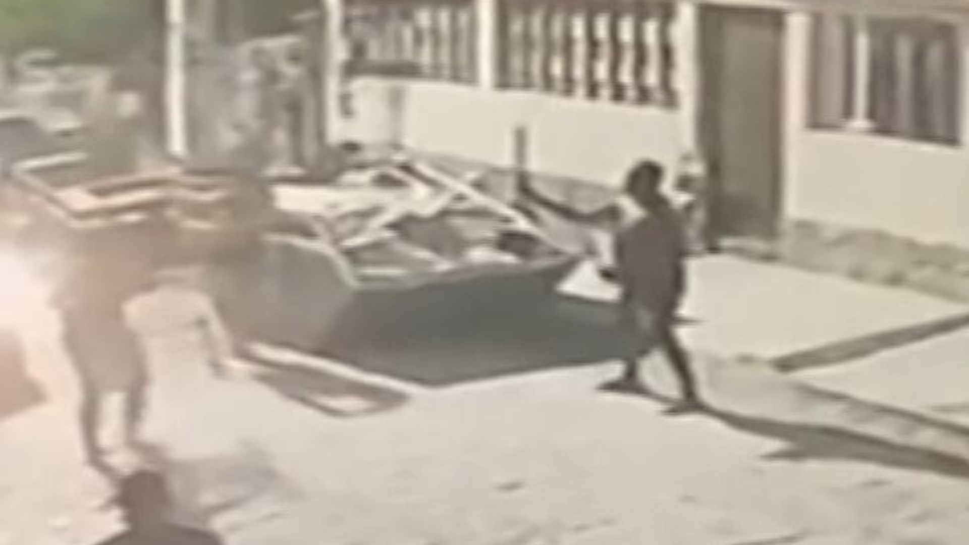 Amigos são agredidos após briga por pedaço de queijo durante festa de réveillon em Saquarema (RJ)