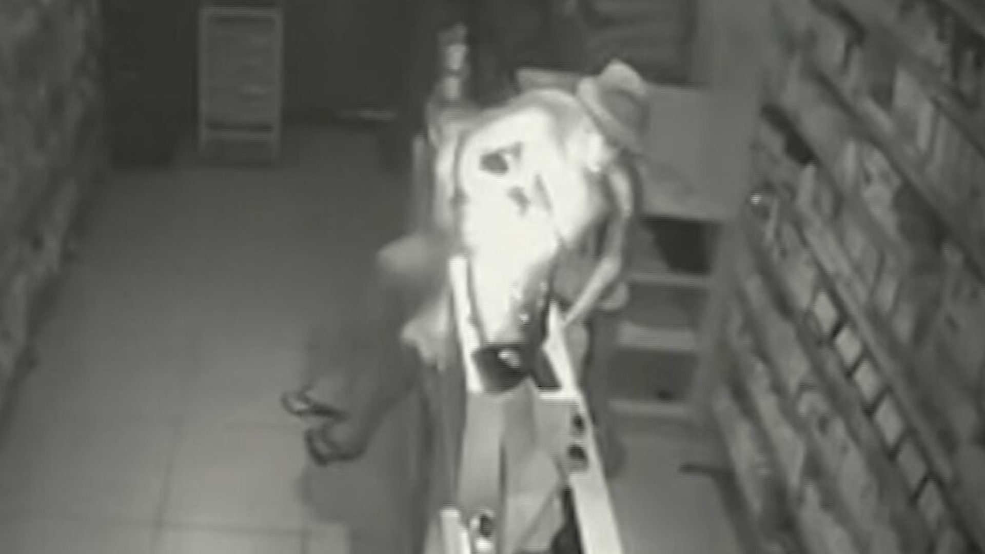 Comerciantes sofrem com onda de furtos em Bonsucesso, zona norte do Rio