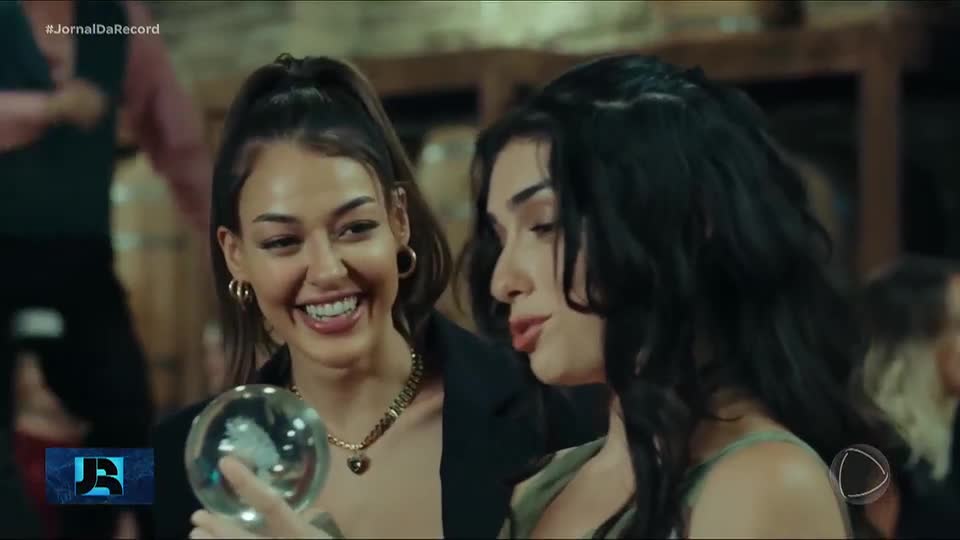 Novela Chamas do Destino e a minissérie Estranho Amor estreiam nesta segunda (5) na tela da RECORD