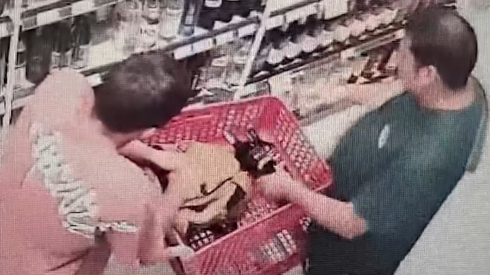 Turistas estrangeiros são presos por furto em supermercados de Copacabana, zona sul do Rio