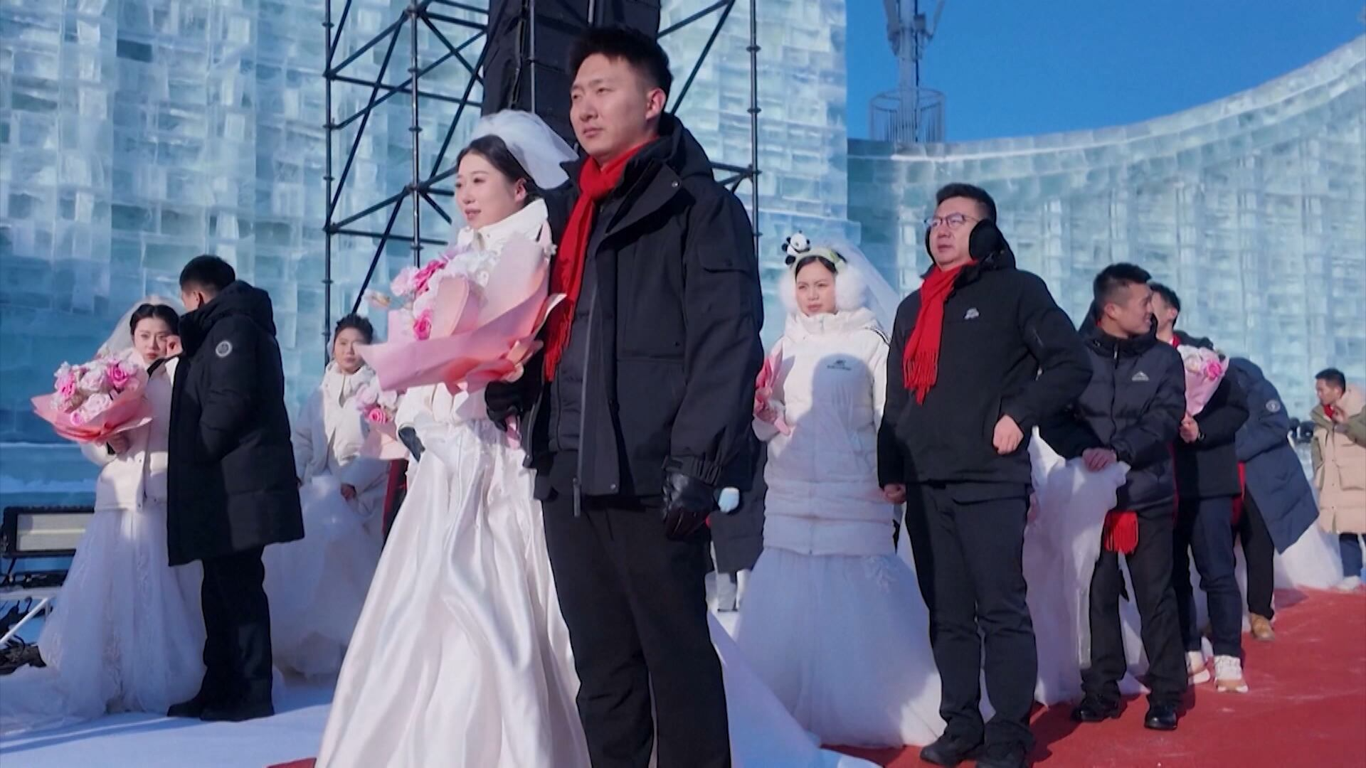 China realiza casamentos congelantes no nordeste do país