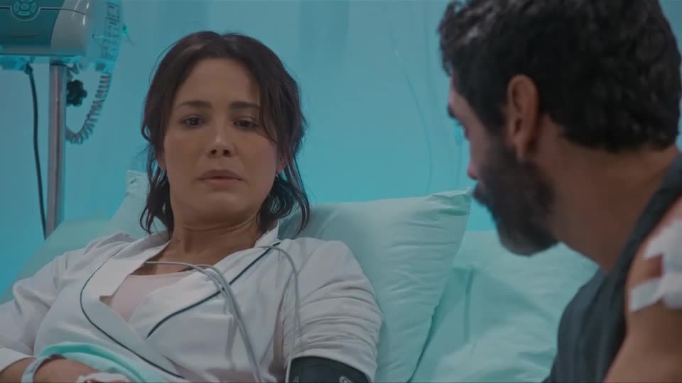 O passado de Vânia começa a ser investigado | Estranho Amor