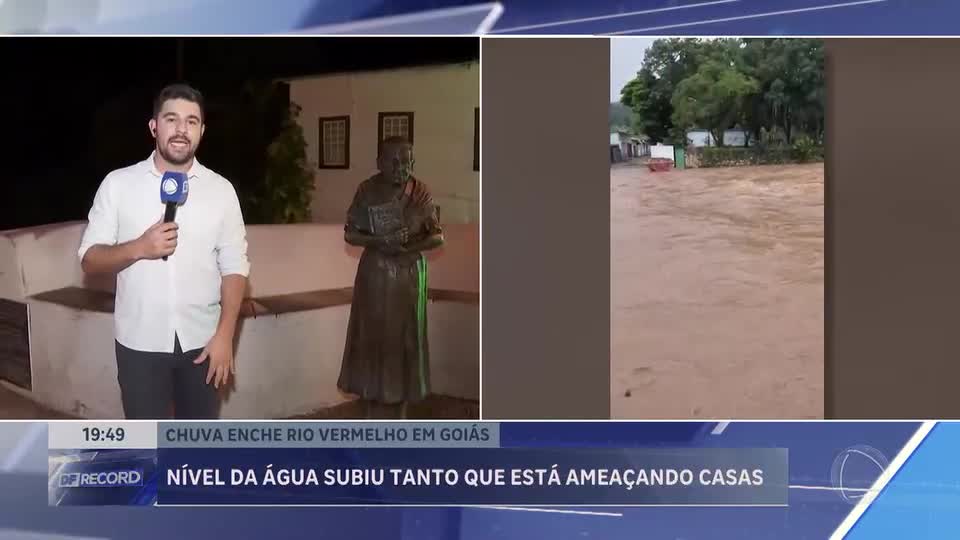 Rio Vermelho transborda e alaga centro histórico da cidade de Goiás