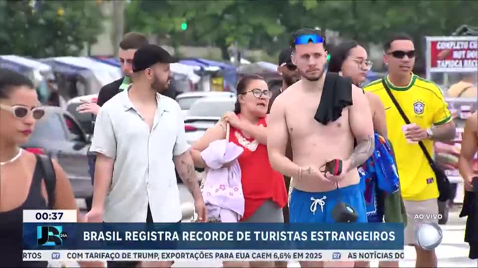 Brasil atinge recorde de turistas estrangeiros em 2025