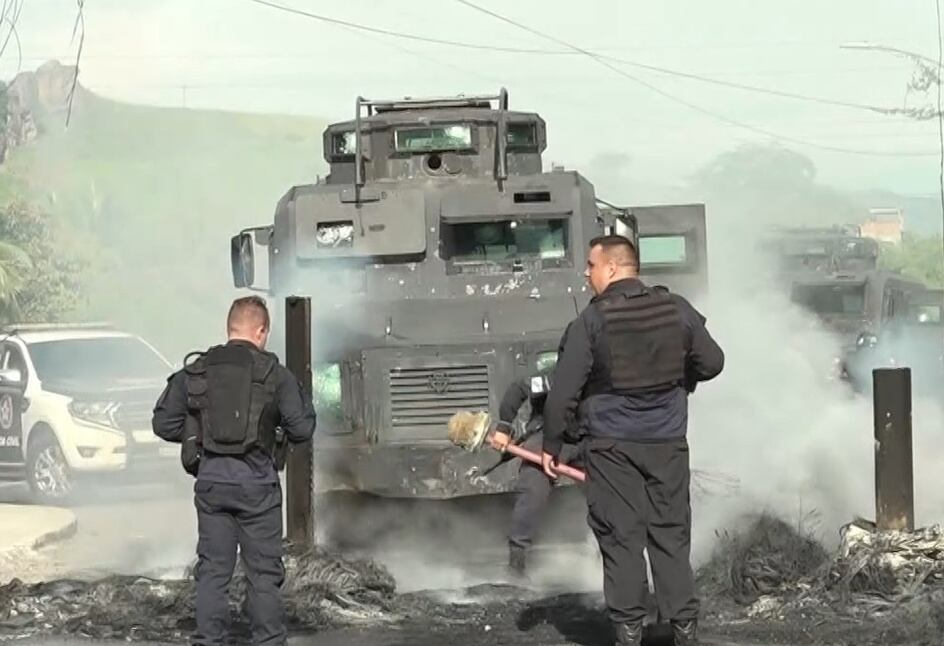 Força-tarefa das polícias apreende armas e drogas em operação contra o TCP