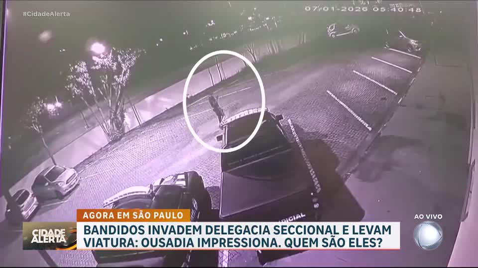 Bandidos invadem delegacia e roubam viatura em Mogi das Cruzes (SP)