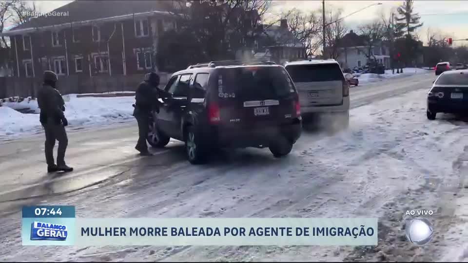 Mulher morre baleada por agente da imigração em Minneapolis (EUA)