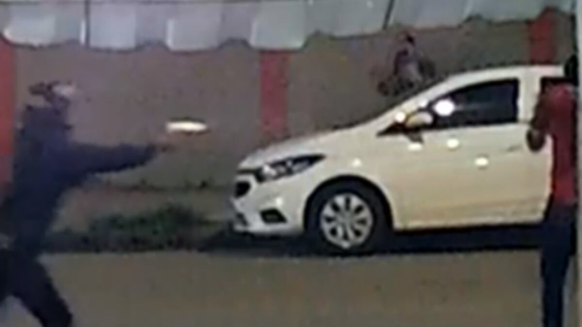 Homem é morto a tiros em porta de bar em Pará de Minas (MG)