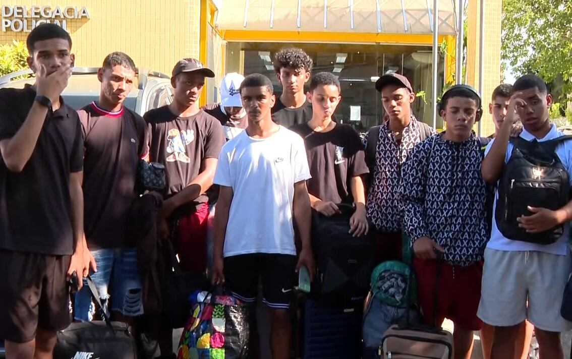 Grupo de jovens acusa treinador de aplicar golpe R$ 70 mil no Rio