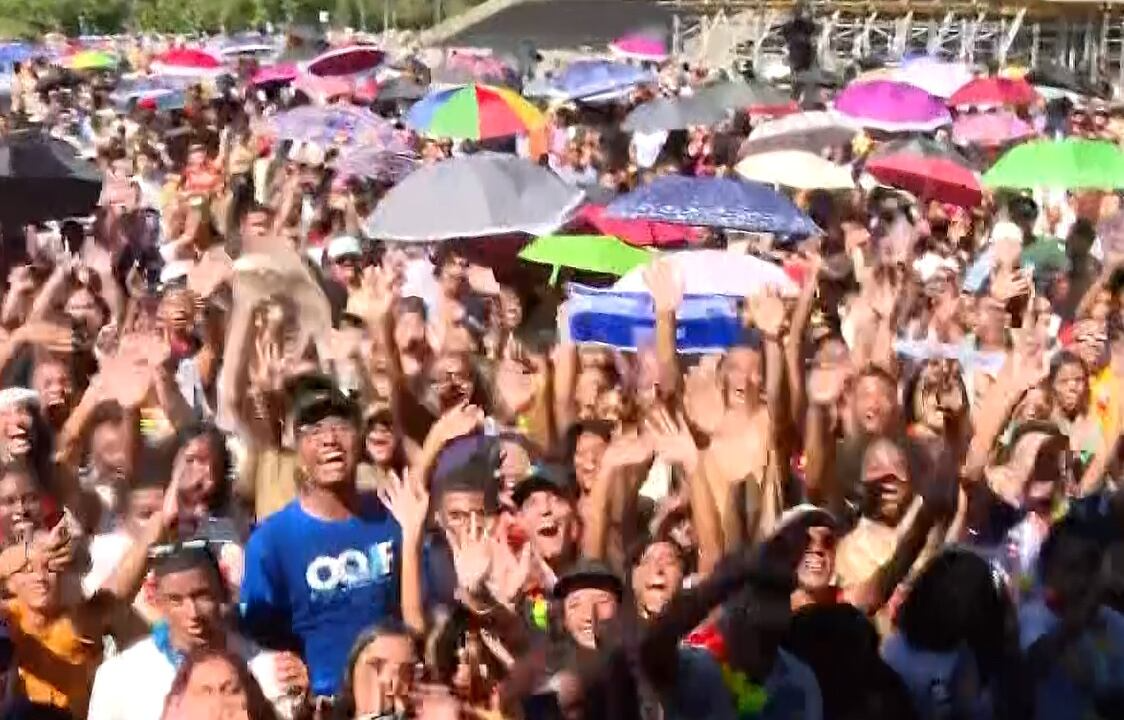 Luau da FJU reúne milhares de jovens no Aterro do Flamengo