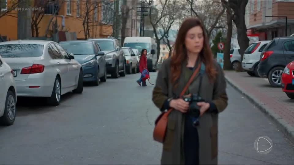 Melek foge de Zeynep ao reencontrá-la na rua | Mãe