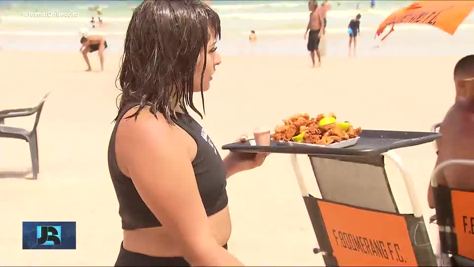 Frequentadores do litoral brasileiro enfrentam preços altos para consumir produtos à beira mar