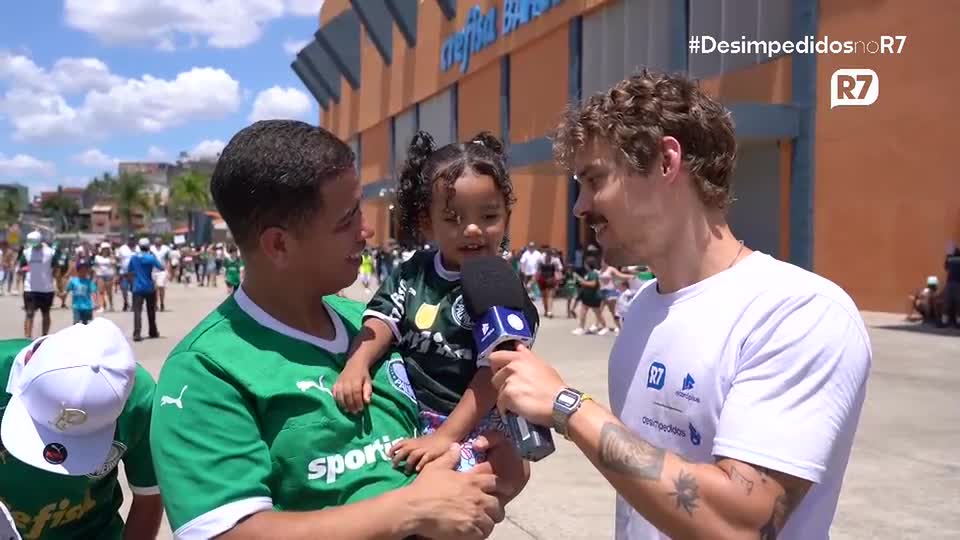 Momento fofura! Torcedores infantis invadem pós-jogo de Palmeiras 3 x 0 Remo