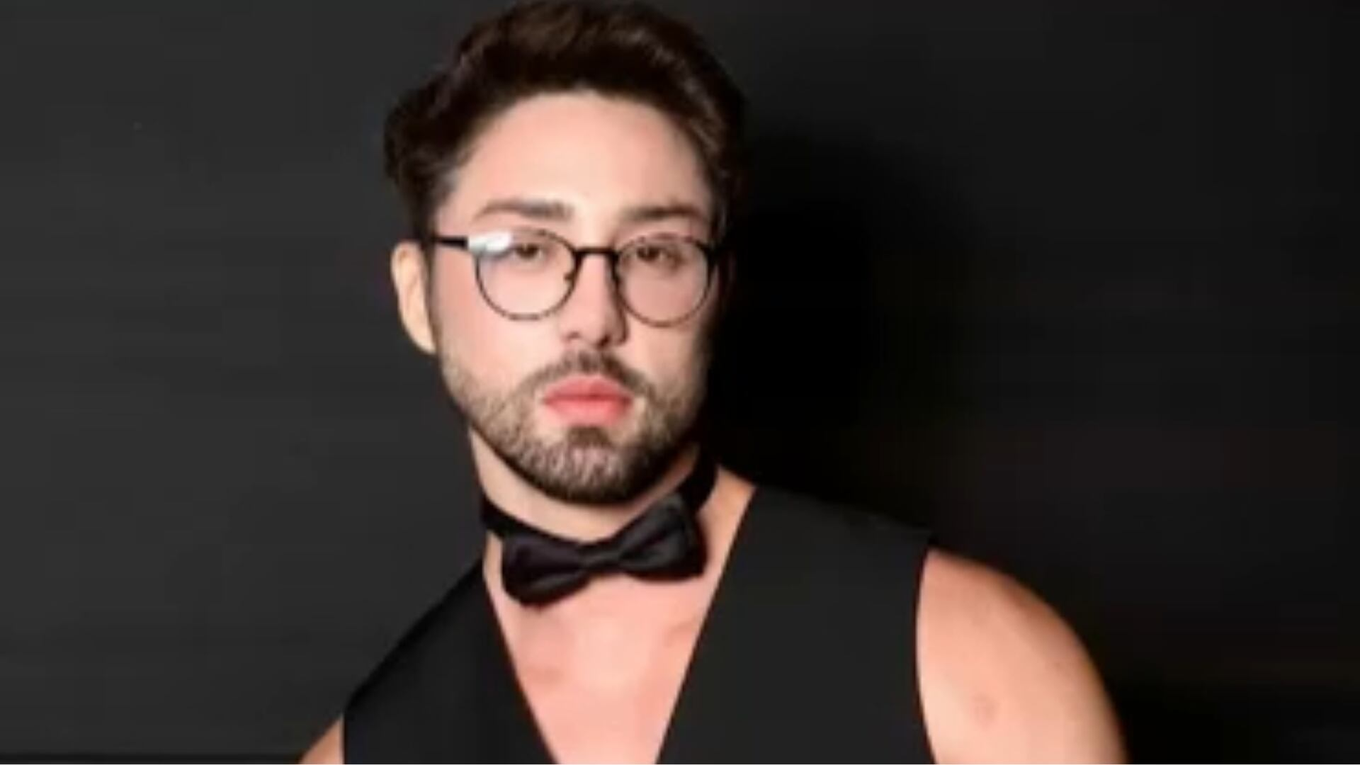 Rico Melquíades quer fazer cirurgia para diminuir altura; saiba quanto