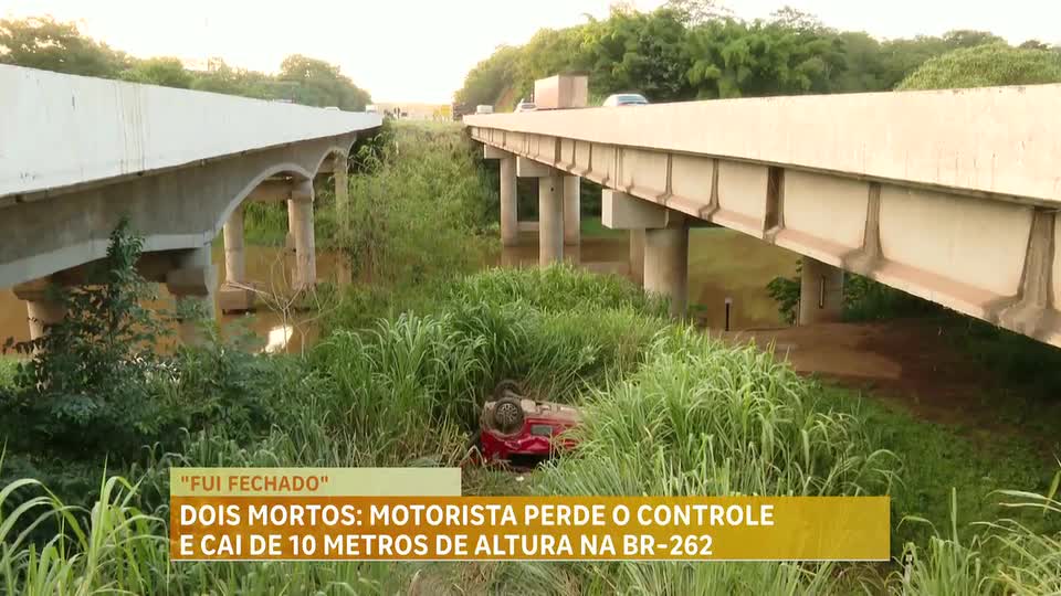 Motorista perde o controle da direção e carro cai de 10 metros de altura na BR-262 na Grande BH