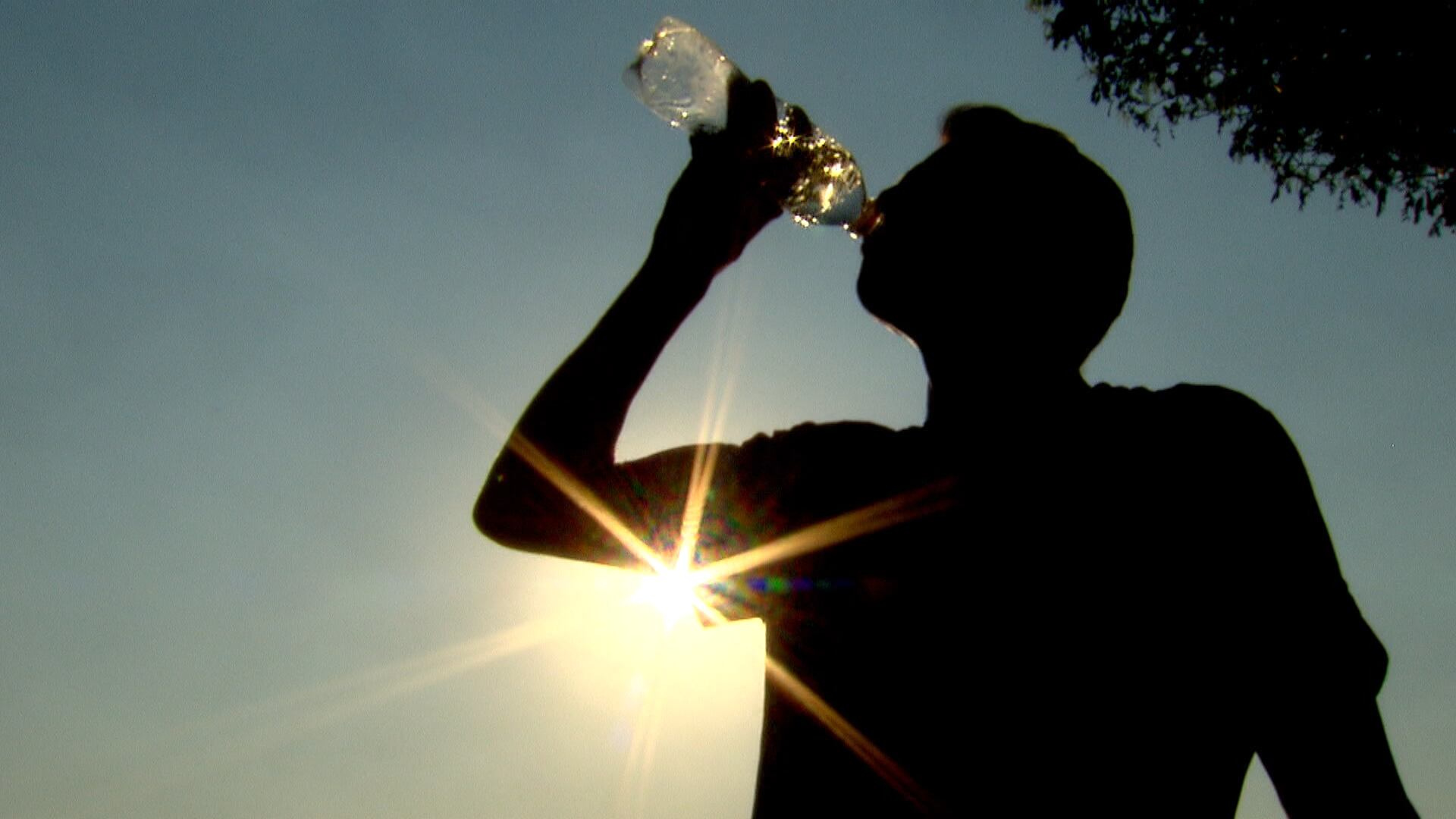 Risco de infarto e desidratação aumenta com calor extremo