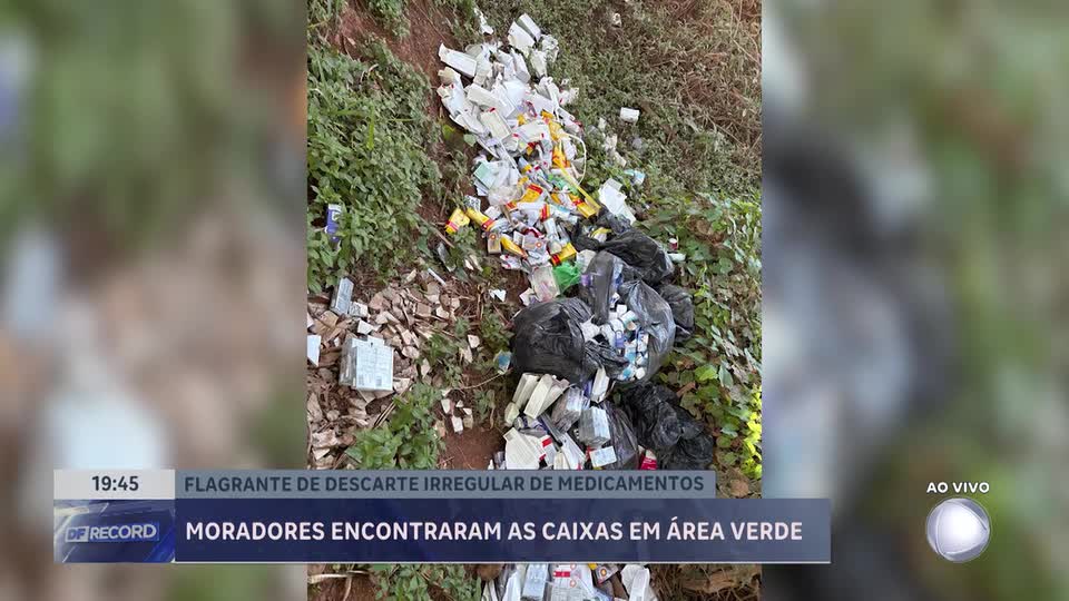 Moradores encontram caixas de medicamentos em área verde; secretaria orienta sobre descarte correto