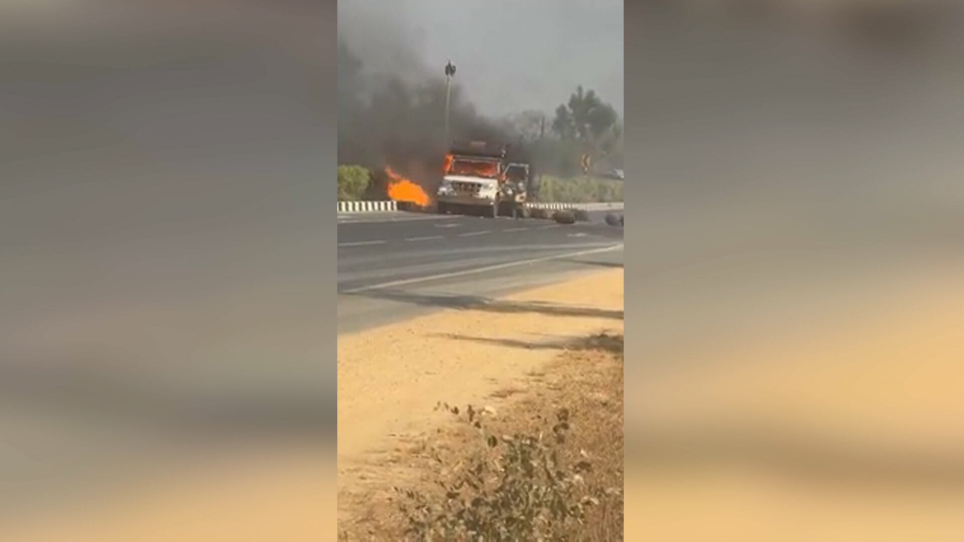 Acidente de trânsito com botijões de gás causa explosão