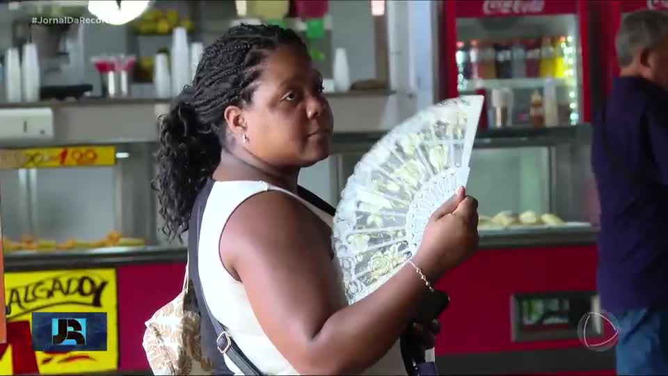 RJ: termômetros passam dos 37°C e onda de calor desafia cariocas 