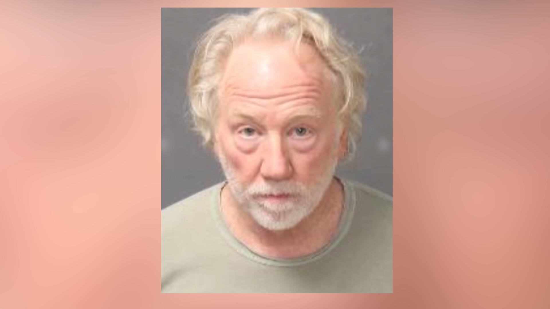 Ator se entrega à polícia após mandado de prisão