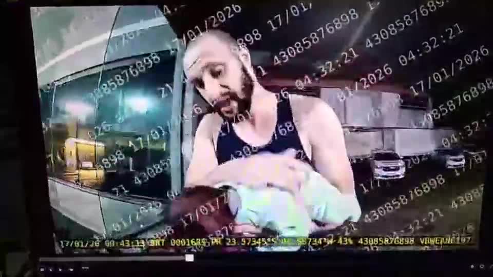 Policial salva a vida de bebê de dois meses em SP