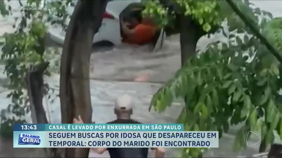 Vídeos mostram momento em que carro com casal de idosos é levado pela enxurrada em São Paulo