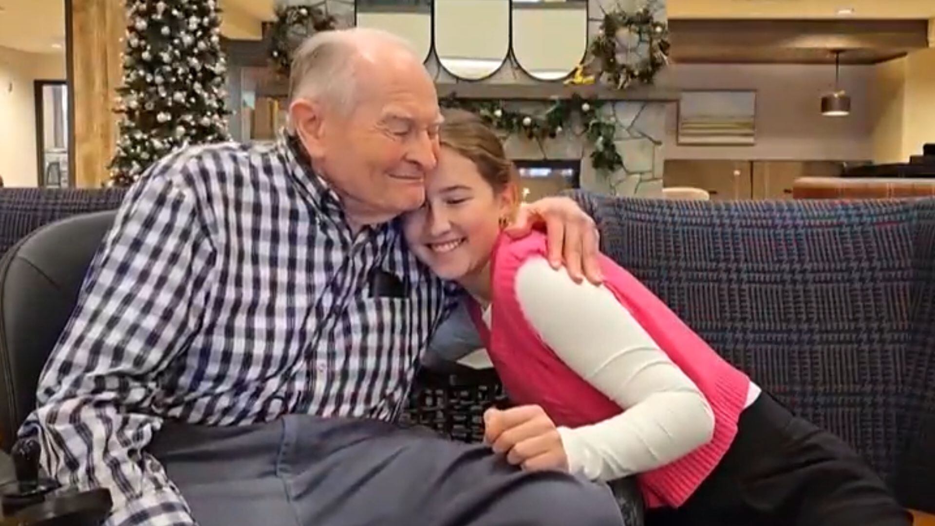 Idoso de 90 anos e jovem de 16 anos formam amizade duradoura