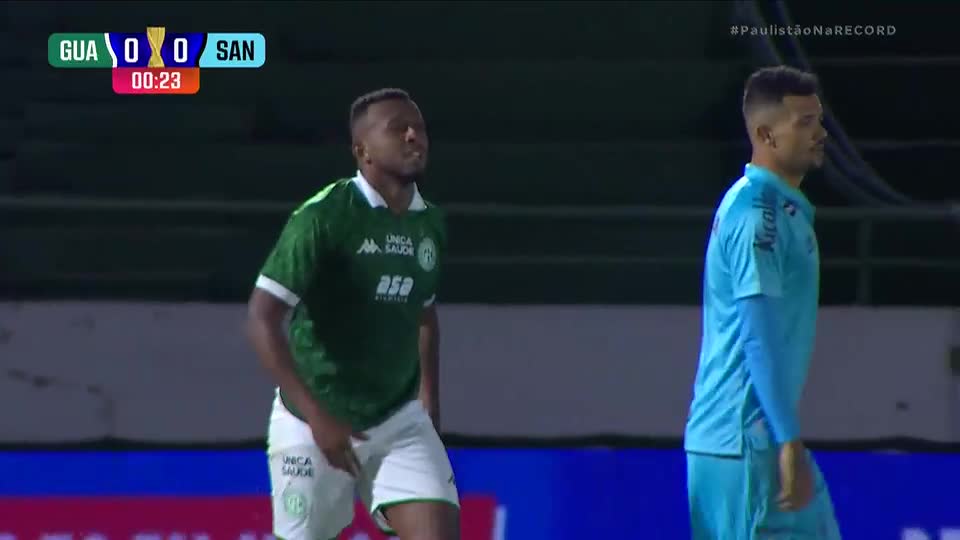 Quase gol relâmpago! Maranhão recebe passe açucarado e perde chance incrível para o Guarani