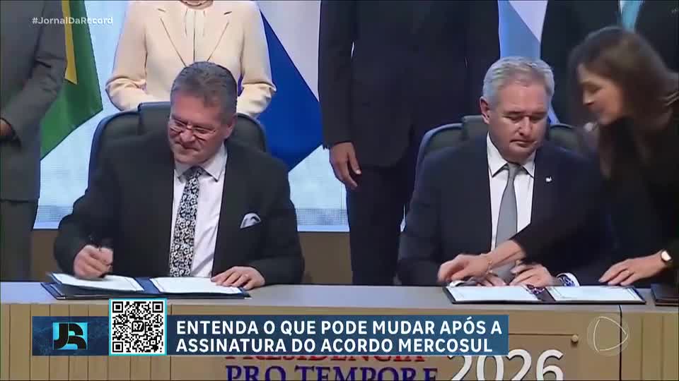 Representantes do Mercosul e da UE assinam acordo comercial entre os dois blocos