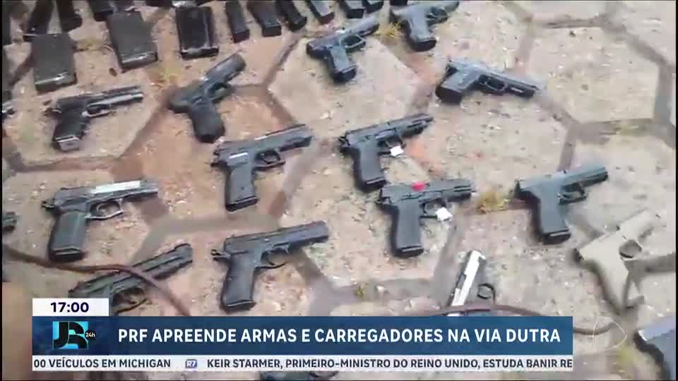 PRF apreende arsenal com 35 pistolas na Via Dutra, no Rio de Janeiro