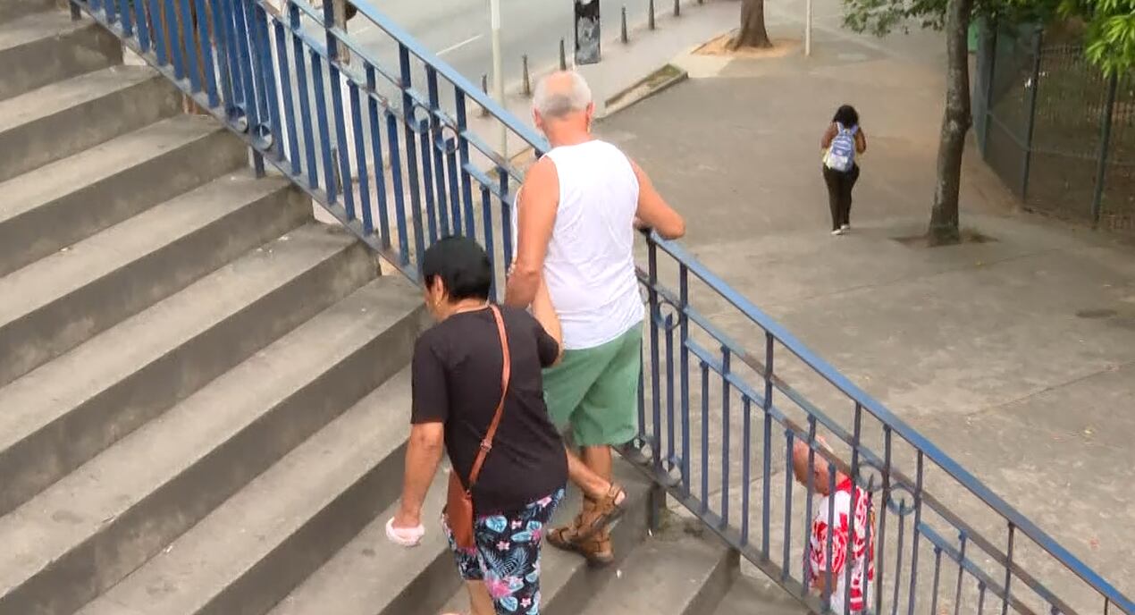 Usuários denunciam falta de manutenção e acessibilidade na estação de trem do Méier, no Rio