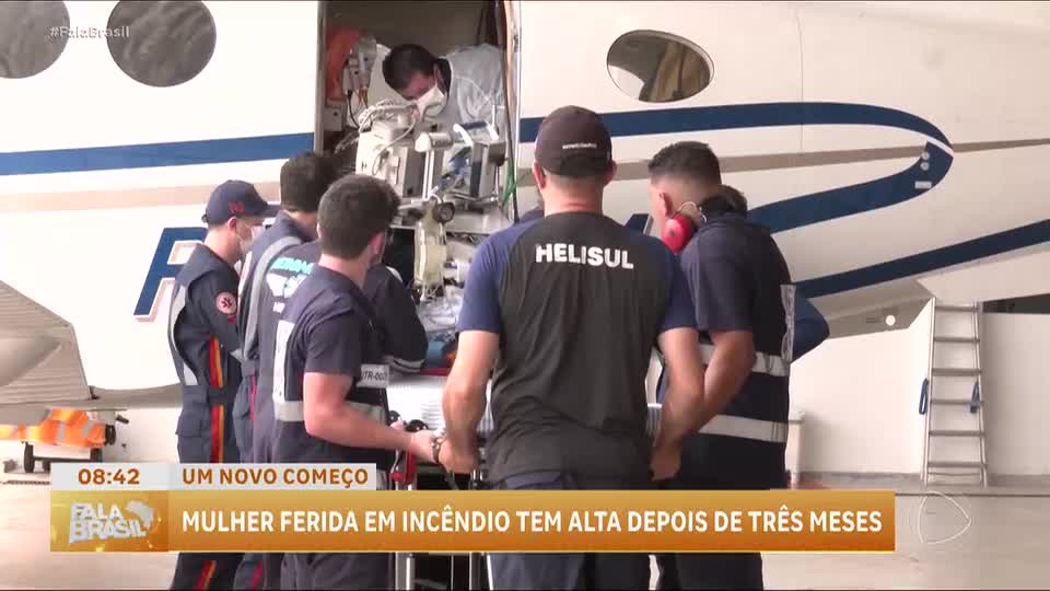 Advogada que sobreviveu a incêndio recebe alta após três meses