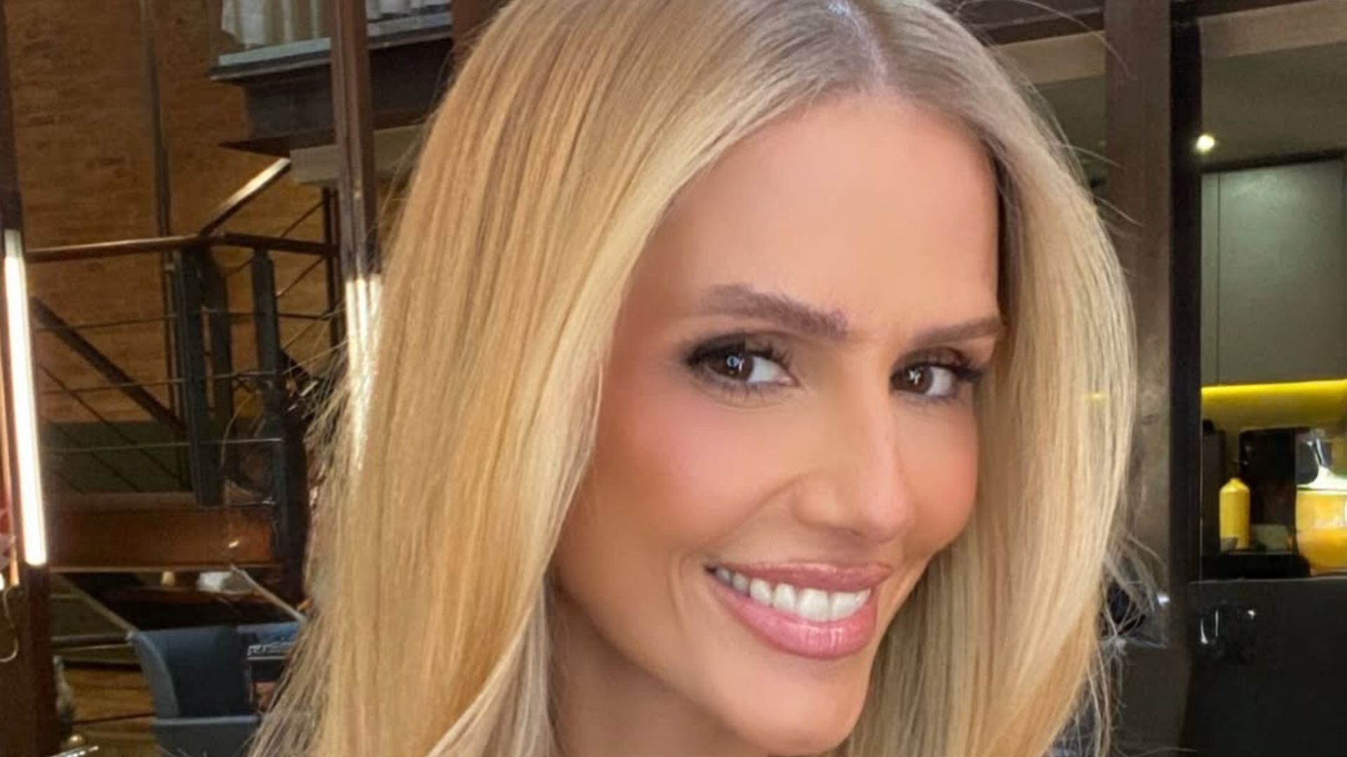 Deborah Secco se declara para o primeiro namorado após fim de casamento