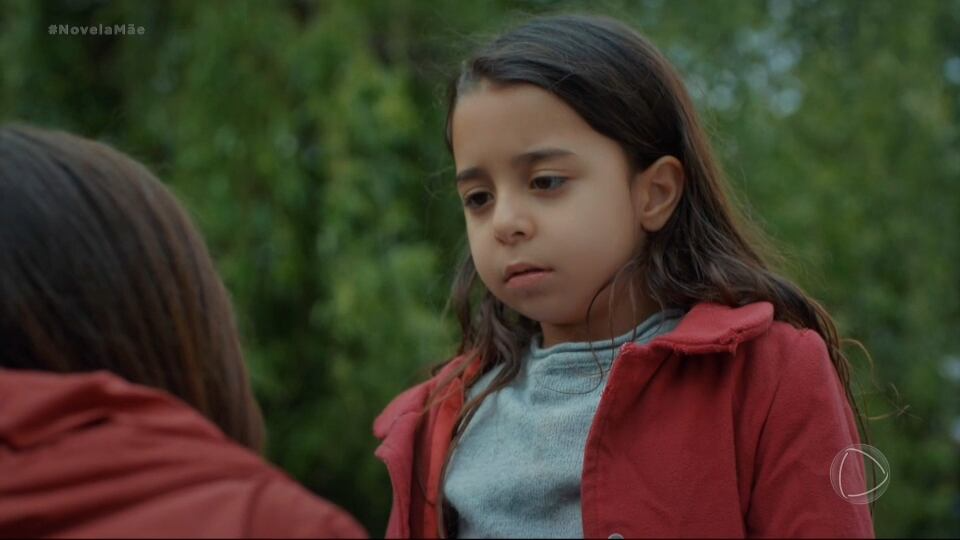 Zeynep abre o coração, mas é rejeitada por Melek | Mãe