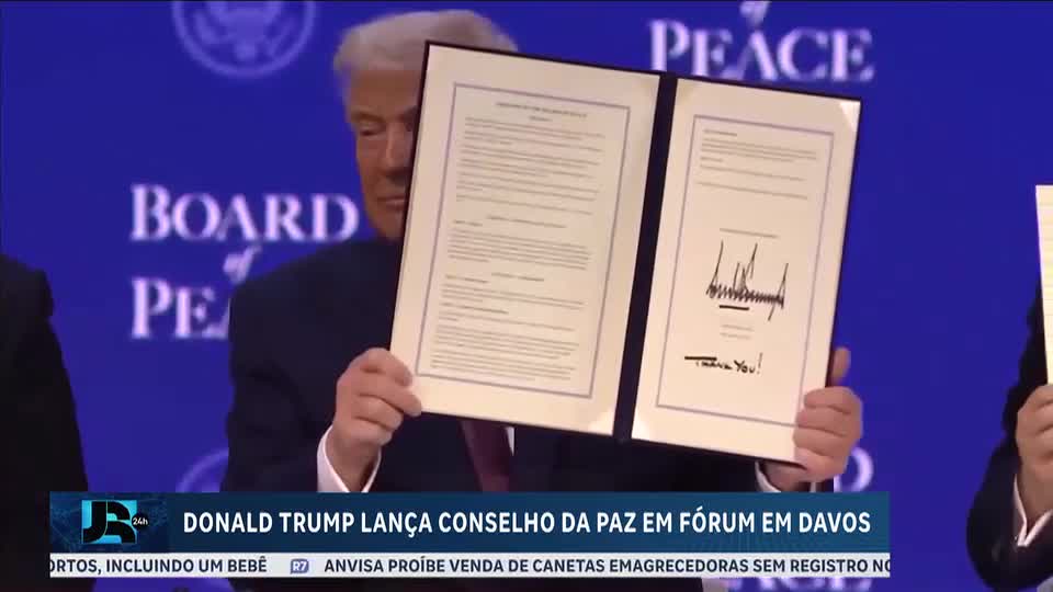 Donald Trump oficializa o Conselho da Paz em cerimônia em Davos, na Suíça