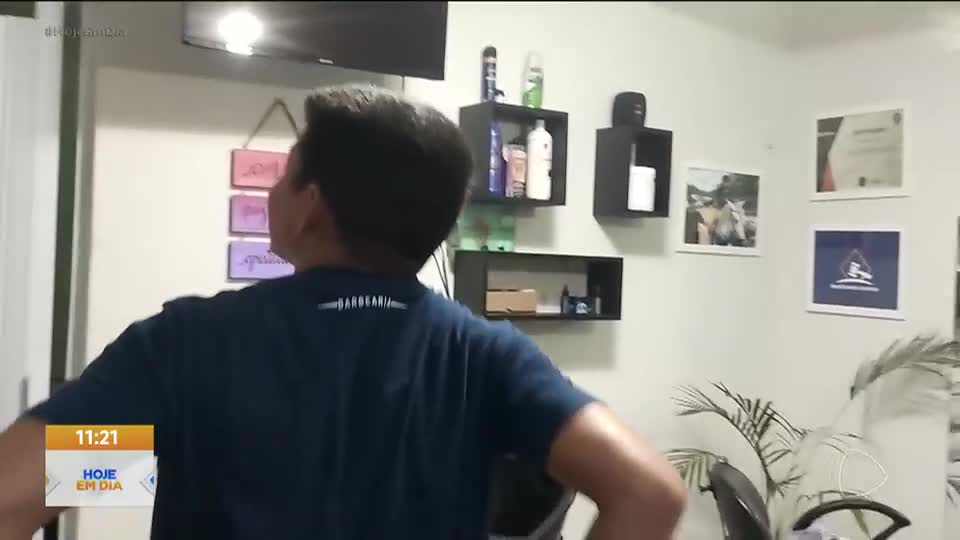Bombou nas Redes: Surpresa em barbearia de Fortaleza (CE) viraliza e emociona a internet