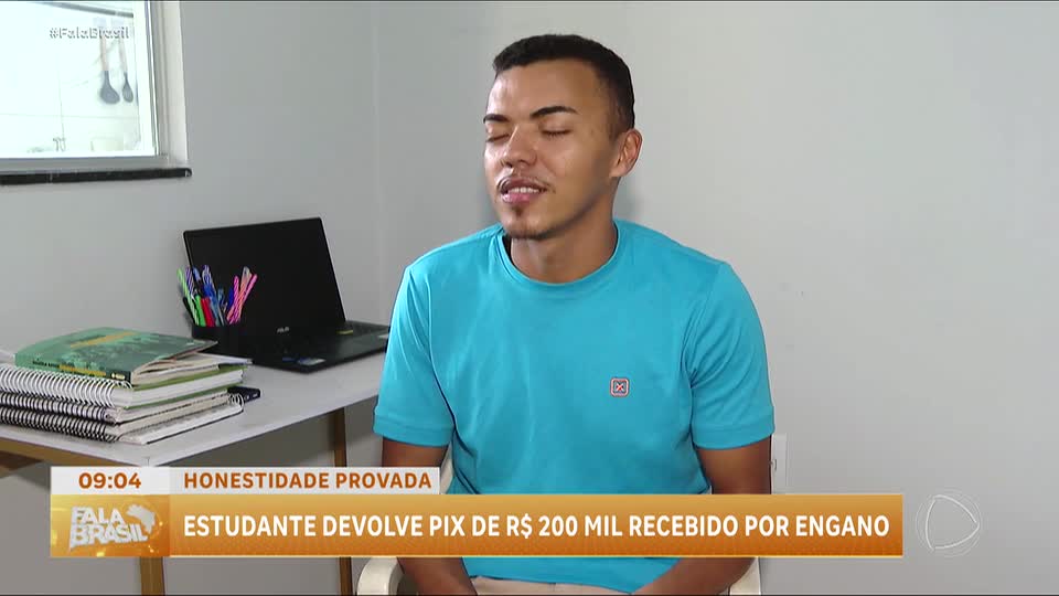 Estudante devolve Pix errado de R$ 200 mil e recebe recompensa