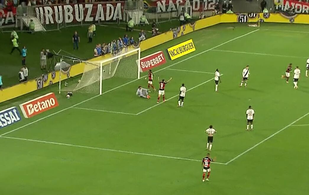 Flamengo vence o Vasco no primeiro clássico do Cariocão