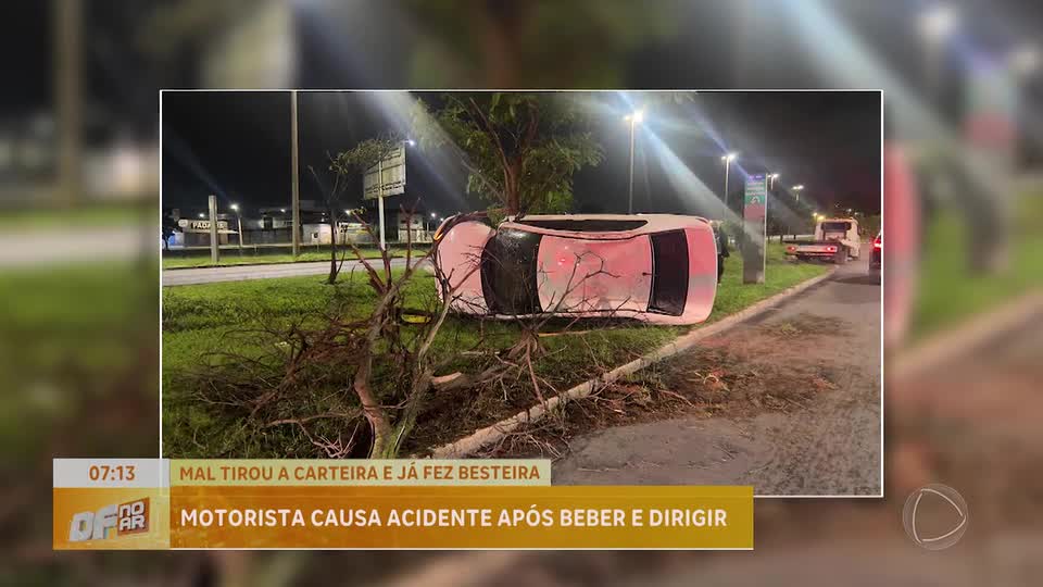 Motorista recém-habilitado capota carro após dirigir sob efeito de álcool