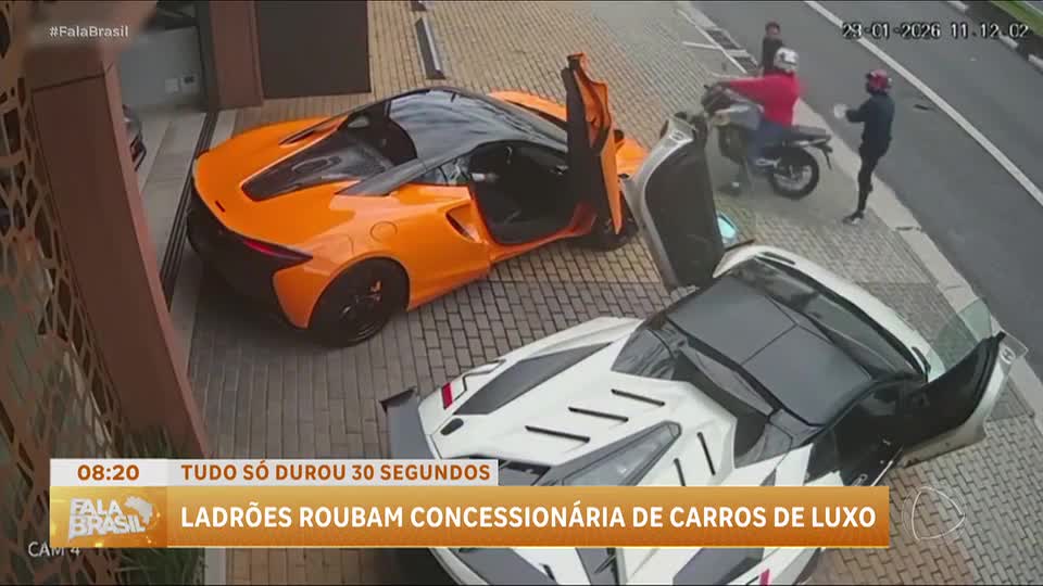 Criminosos armados fazem assalto relâmpago em concessionária de carros de luxo em Osasco (SP)
